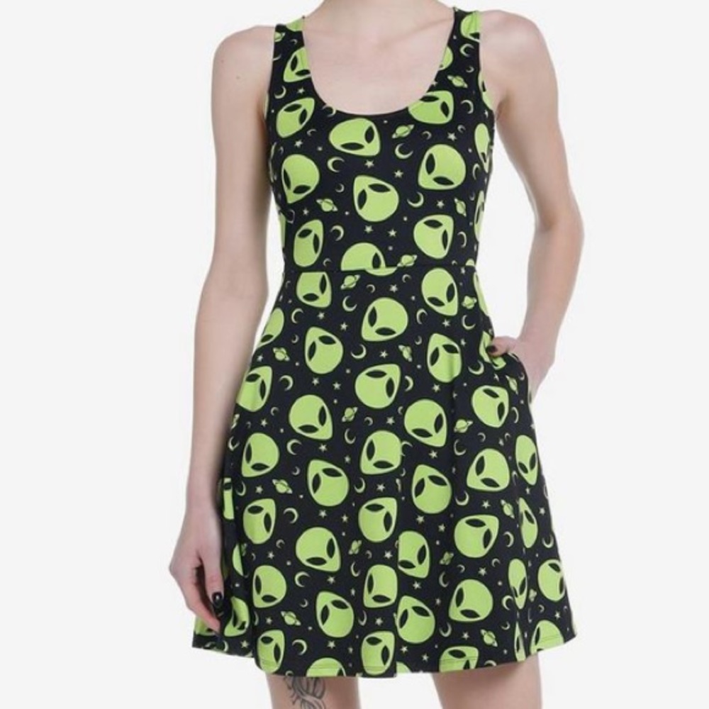 Social Collision Green Alien Dress‎ Hot Topic Costume Halloween